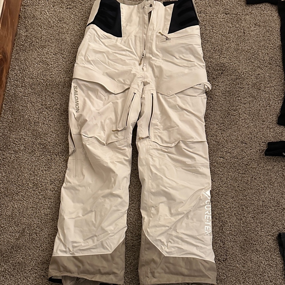Salomon Men's White and Goretex Black Cargo ski Pants insulated